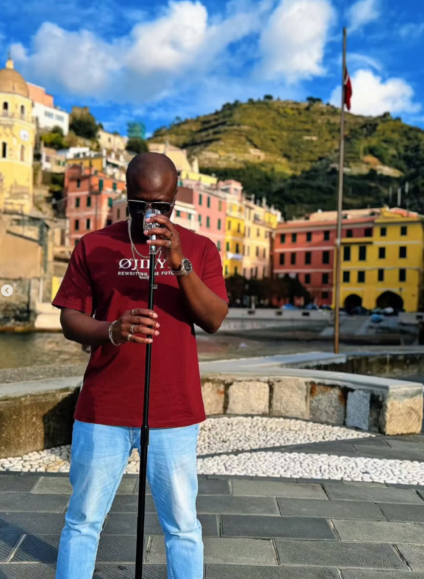 CRAZYJC X ØJIRYN : LE "NO STRANGER" <em>S'INVITE</em> DANS SON <em>NOUVEAU </em>CLIP