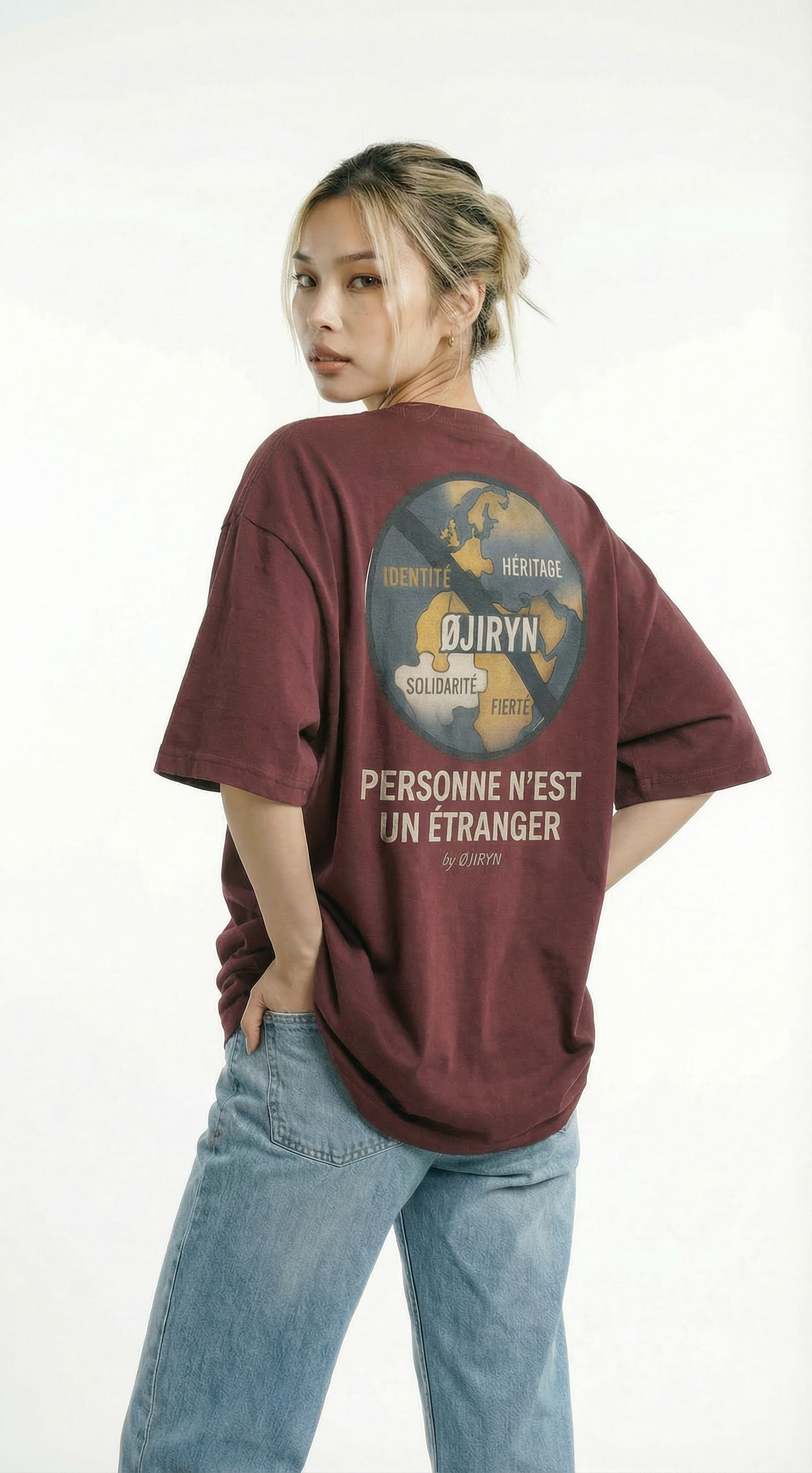 T-SHIRT NO STRANGER
